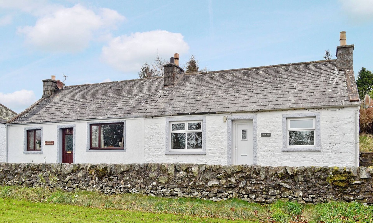 Kirkgunzeon Cottage | 3 bedroom accommodation in Kirkgunzeon, near Dalbeattie
