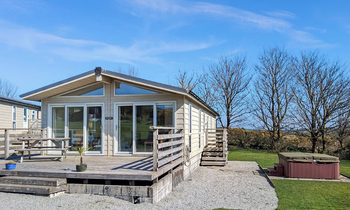 Carnmenellis Ski Chalet | 3 bedroom accommodation in Carnmenellis, Nr Falmouth