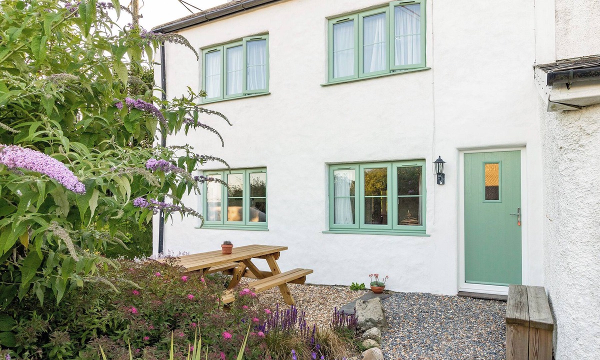 Haverfordwest Cottage | 3 bedroom accommodation in Mathry
