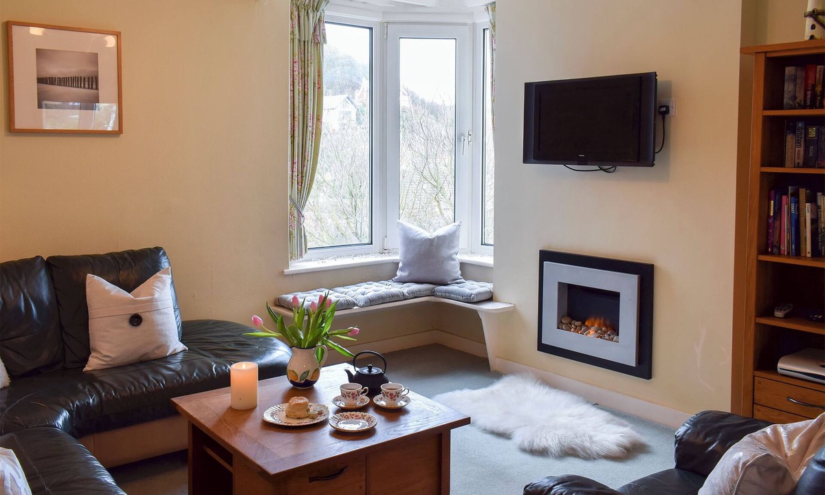 Sandsend Cottage | 3 bedroom accommodation in Sandsend, near Whitby