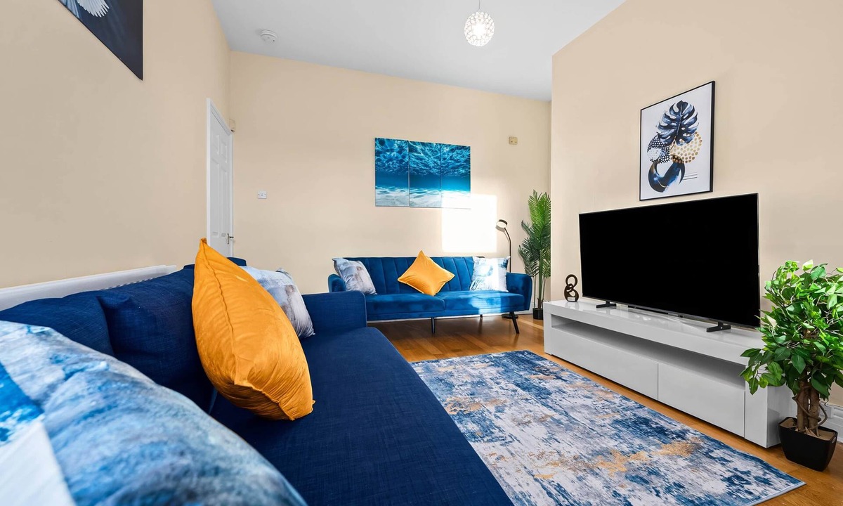 Heaton House | 3 Bedroom Home|Sleeps 6 Guest|4 Double Bed|Parking|Newcastle