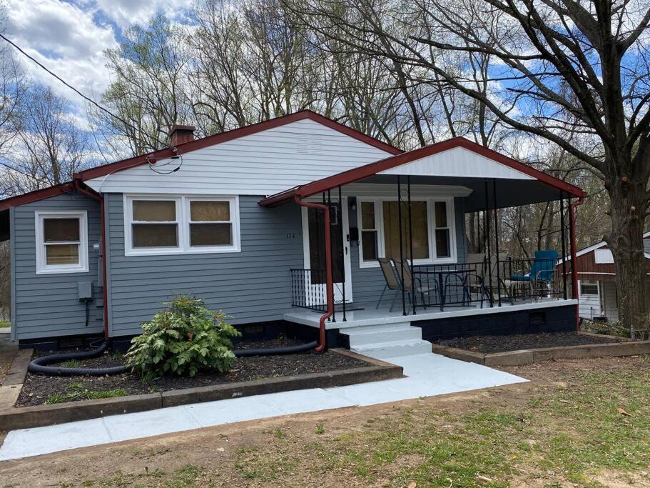Winston - Salem House | 3 bedrooms close to downtown, Hospital & college