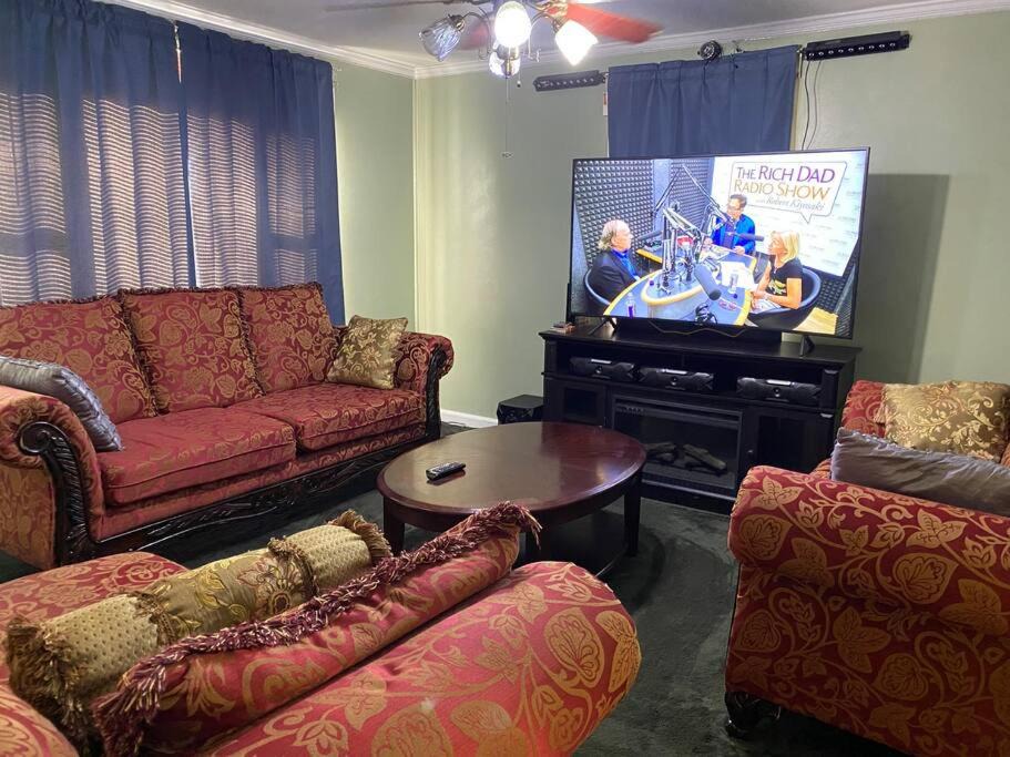 Winston - Salem House | 3 bedrooms close to hospital, downtown & College