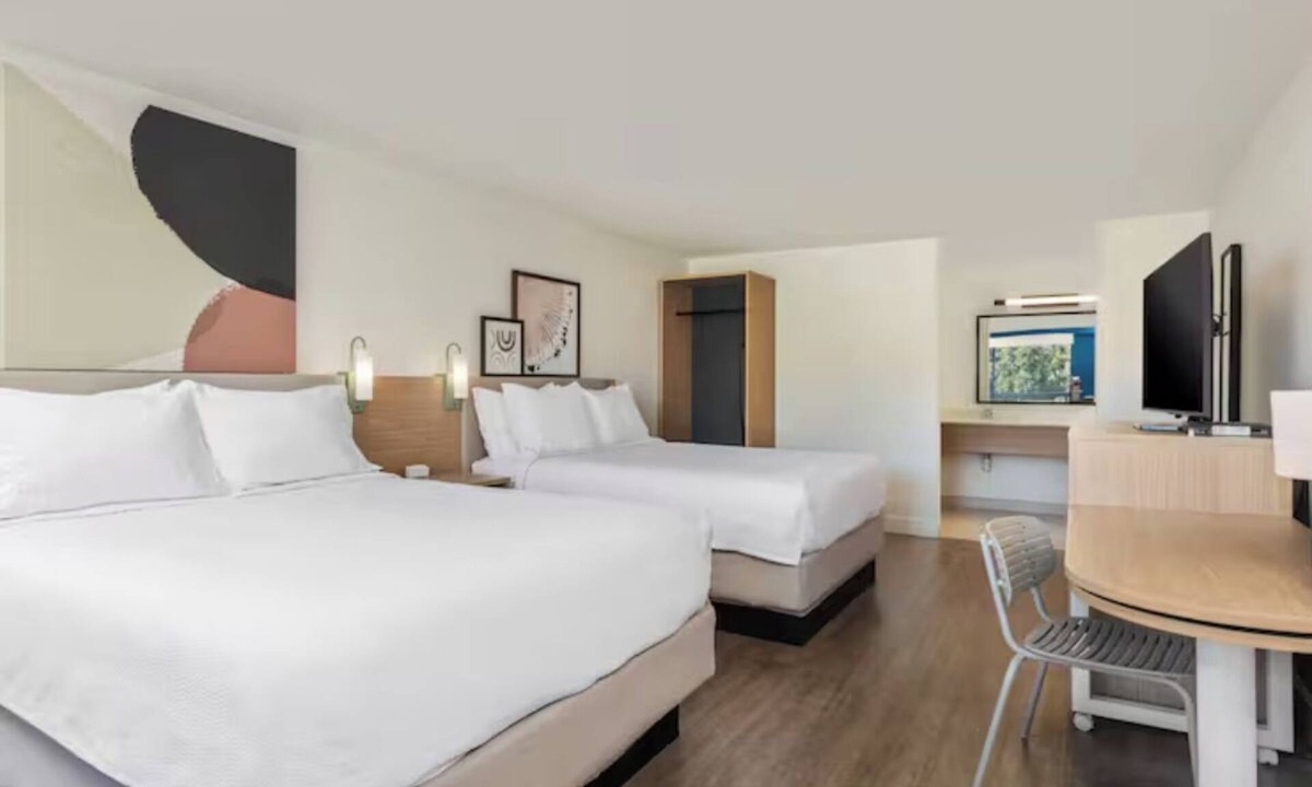 Hilton Head Island Hotel | 3 Pet-Friendly Oasis | Near Beach & Nature Trails | Outdoor Pool Access