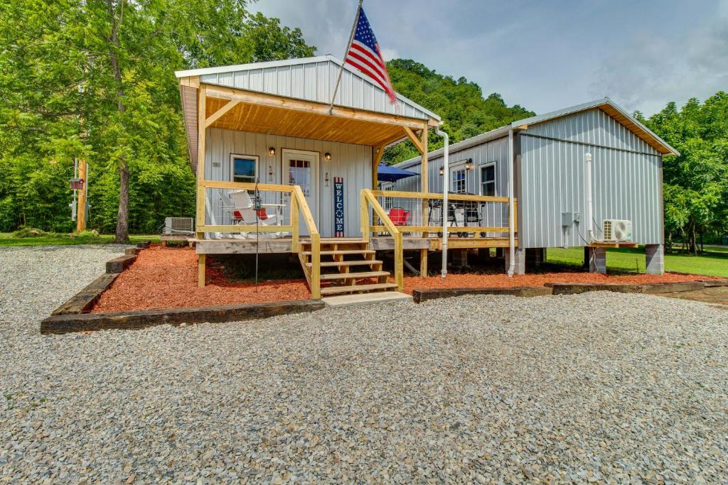 Norfork House | 3 Studio Suites! White River Cabin Compound