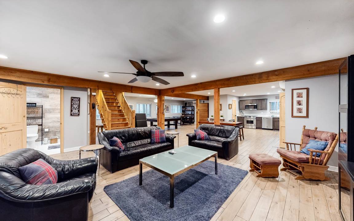 Hendersonville House | 301 m² House ∙ 4 bedrooms ∙ 12 guests
