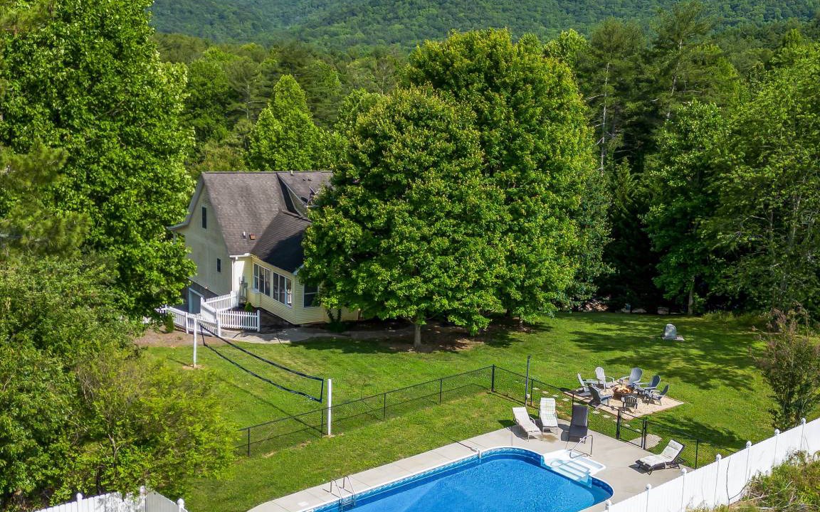 Fletcher House | 302 m² House ∙ 4 bedrooms ∙ 11 guests