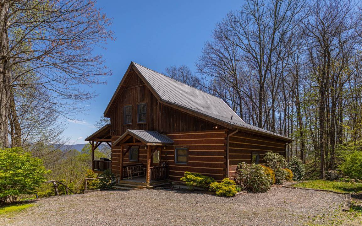 Banner Elk Cabin | 307 m² Cabin ∙ 3 bedrooms ∙ 10 guests