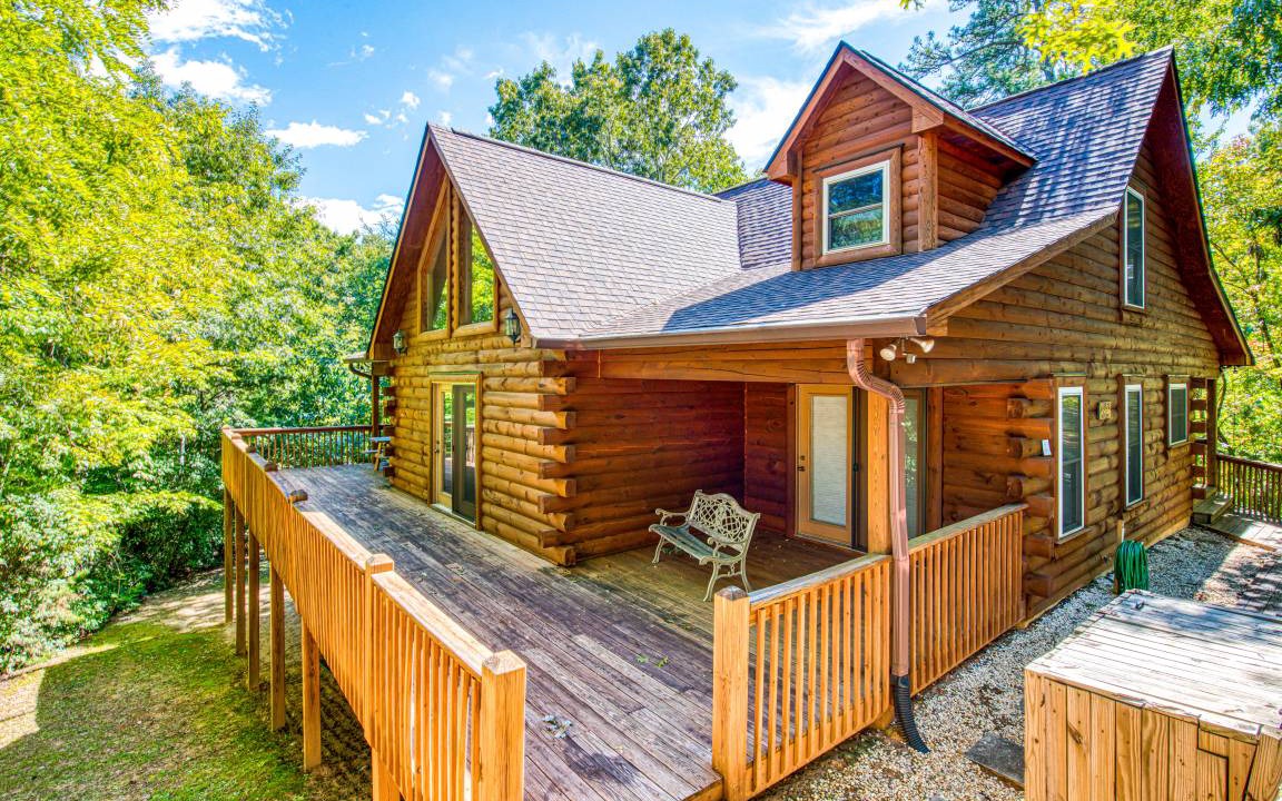 Lake Lure House | 307 m² House ∙ 3 bedrooms ∙ 12 guests