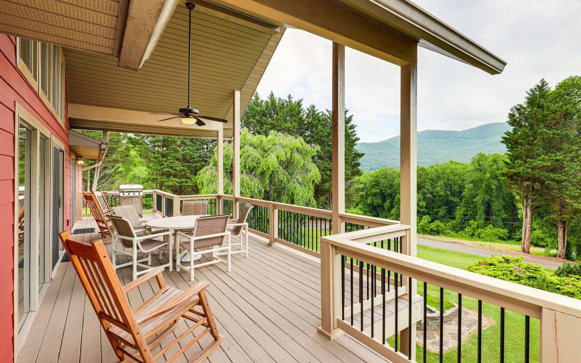 Swannanoa House | 315 m² House ∙ 3 bedrooms ∙ 8 guests