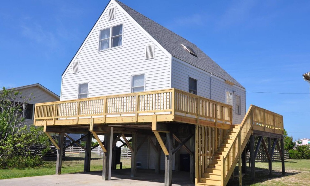 South Nags Head House | 319 - South Nags Head with Wrap-Around Decking and Deeded Beach Access!