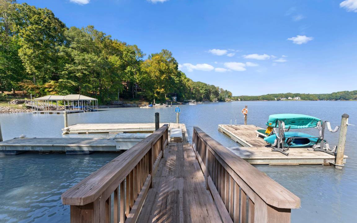 Sherrills Ford House | 320 m² House ∙ 5 bedrooms ∙ 14 guests