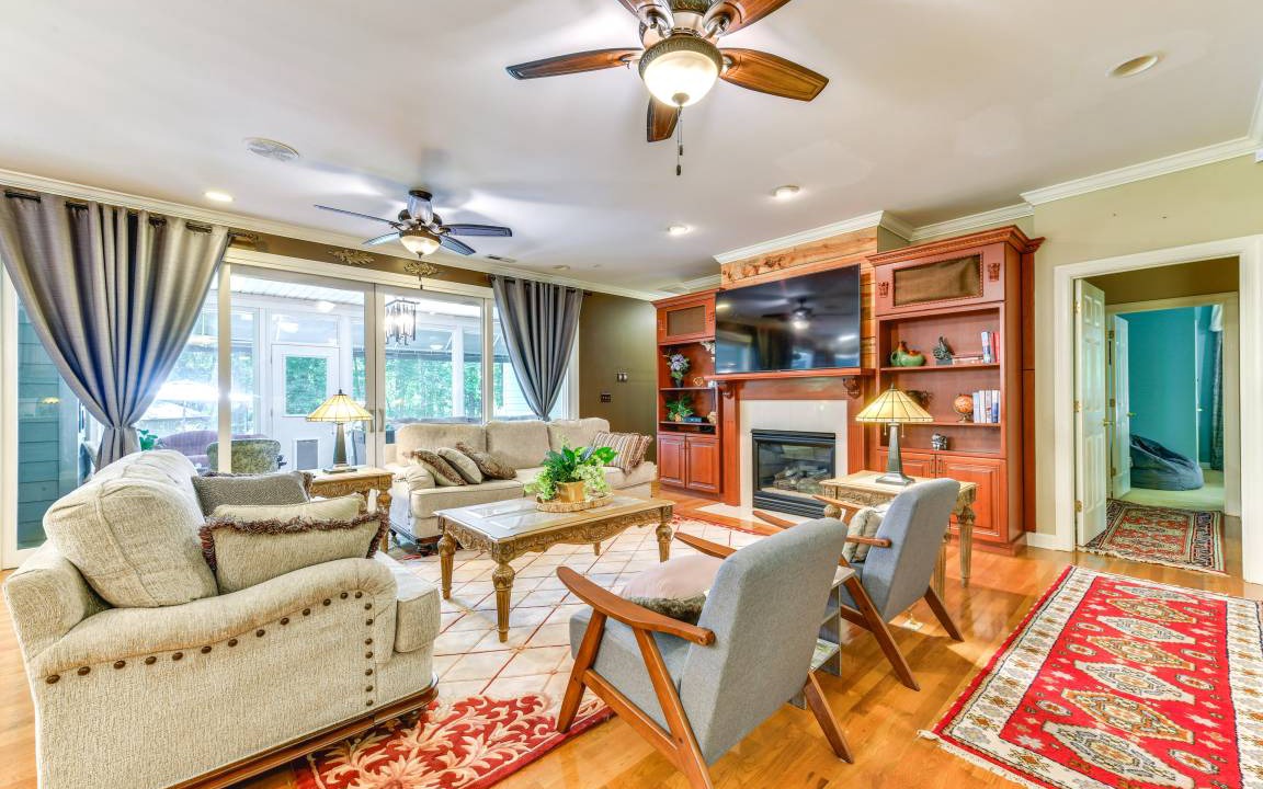 Sherrills Ford House | 323 m² House ∙ 4 bedrooms ∙ 6 guests