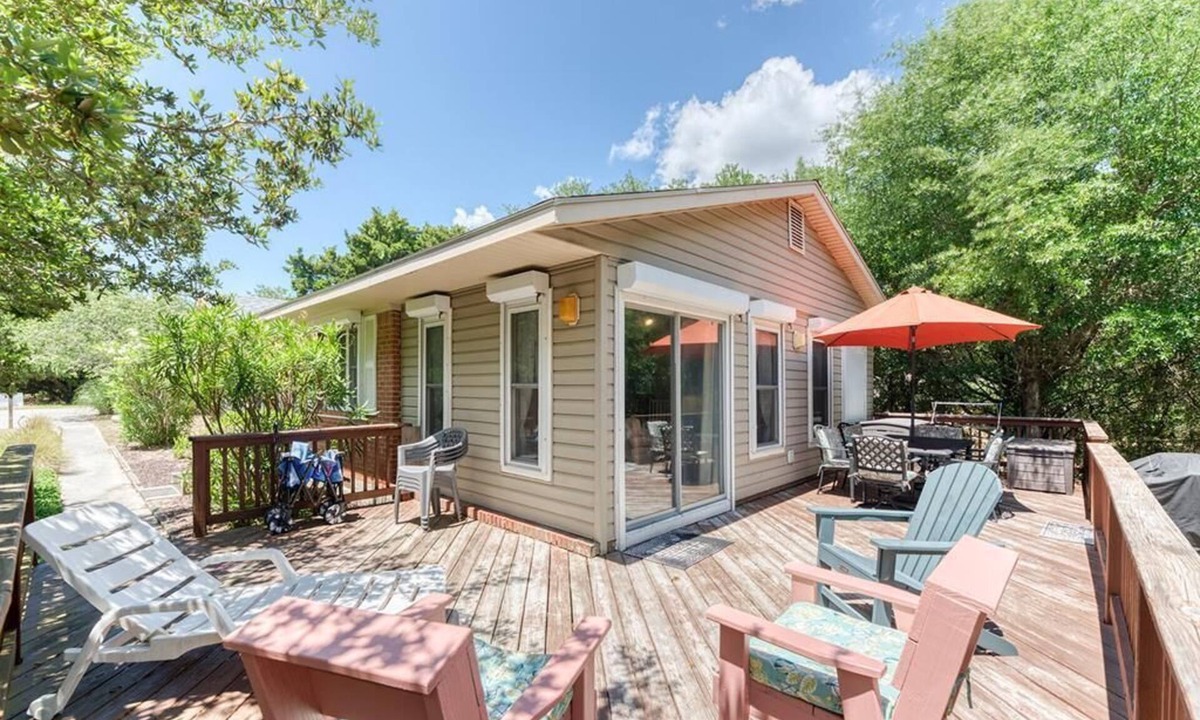 Southern Shores House | 326 - Dog Friendly Rental in a Nature Lover's Paradise!