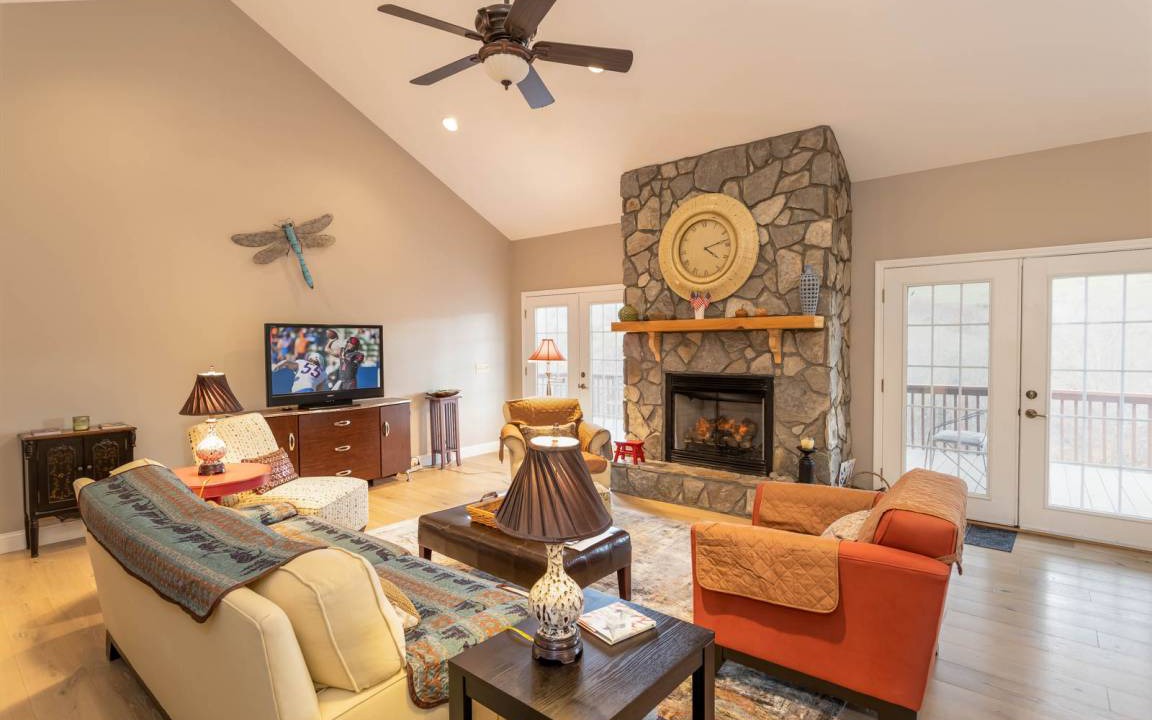 Village on the New Cabin | 329 m² Cabin ∙ 4 bedrooms ∙ 11 guests
