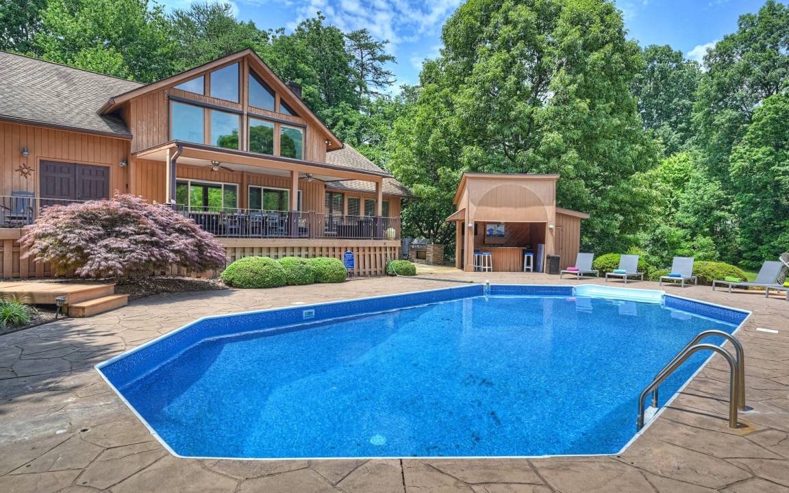 Mayhew House | 332 m² House ∙ 5 bedrooms ∙ 16 guests