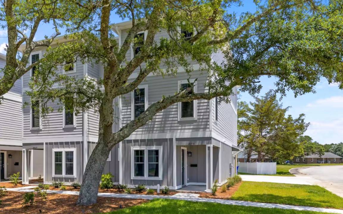 Morehead City House | 335 m² Maisonette ∙ 6 bedrooms ∙ 12 guests