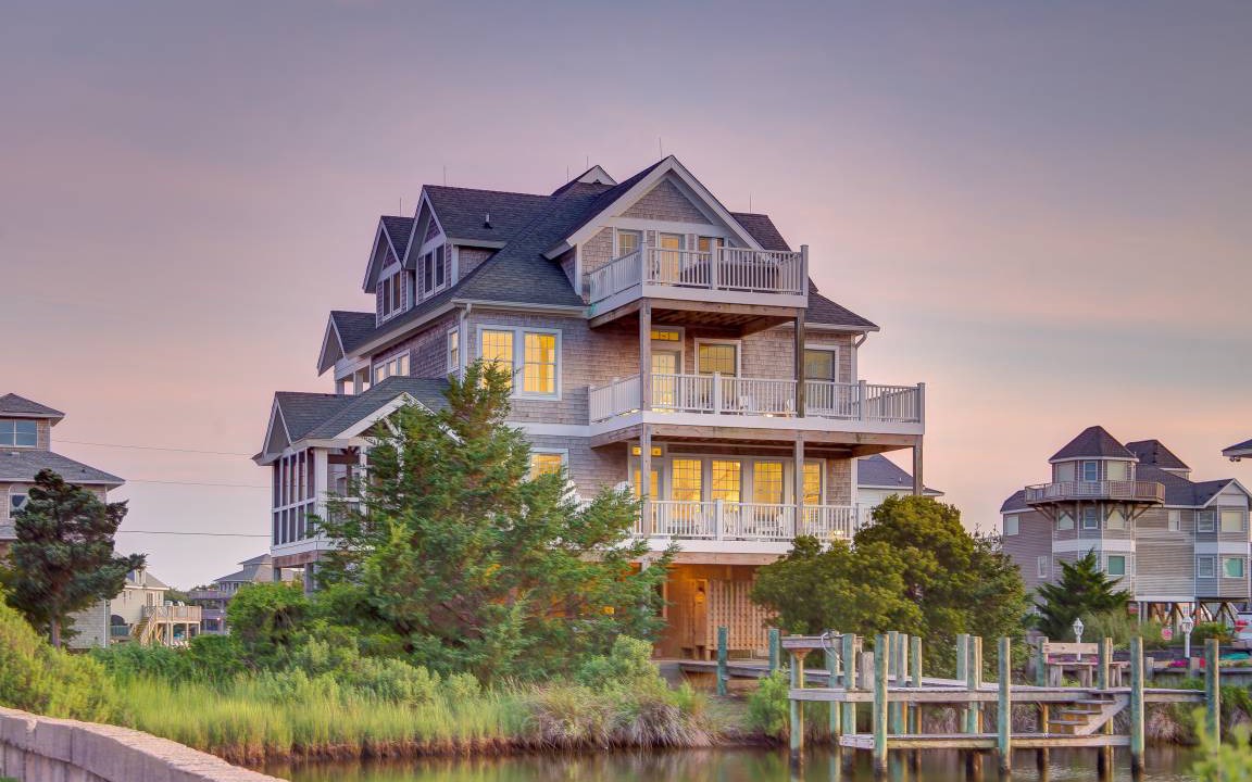 Brigands' Bay House | 349 m² House ∙ 4 bedrooms ∙ 8 guests