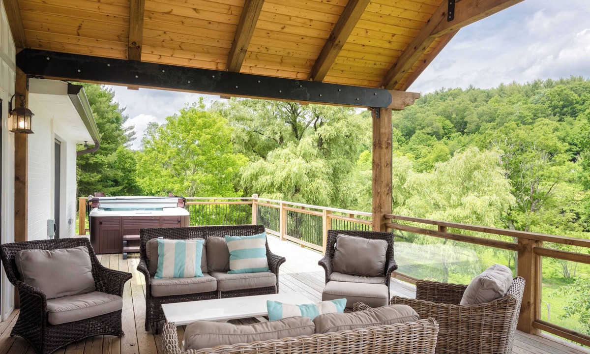 Boone House | 36 Private Acres on the New River w/Hot Tub