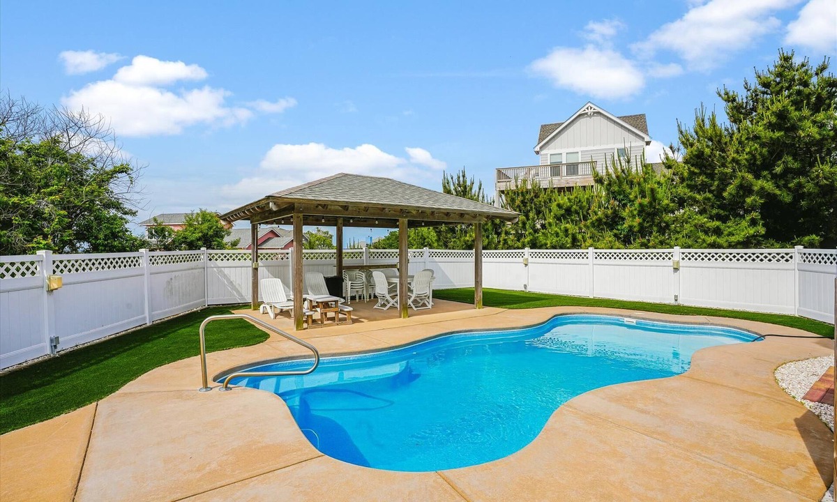 Carolina Dunes House | 360 degree views of ocean and sound. Private Salt Water Heated pool with cabana, hot tub, gameroom!