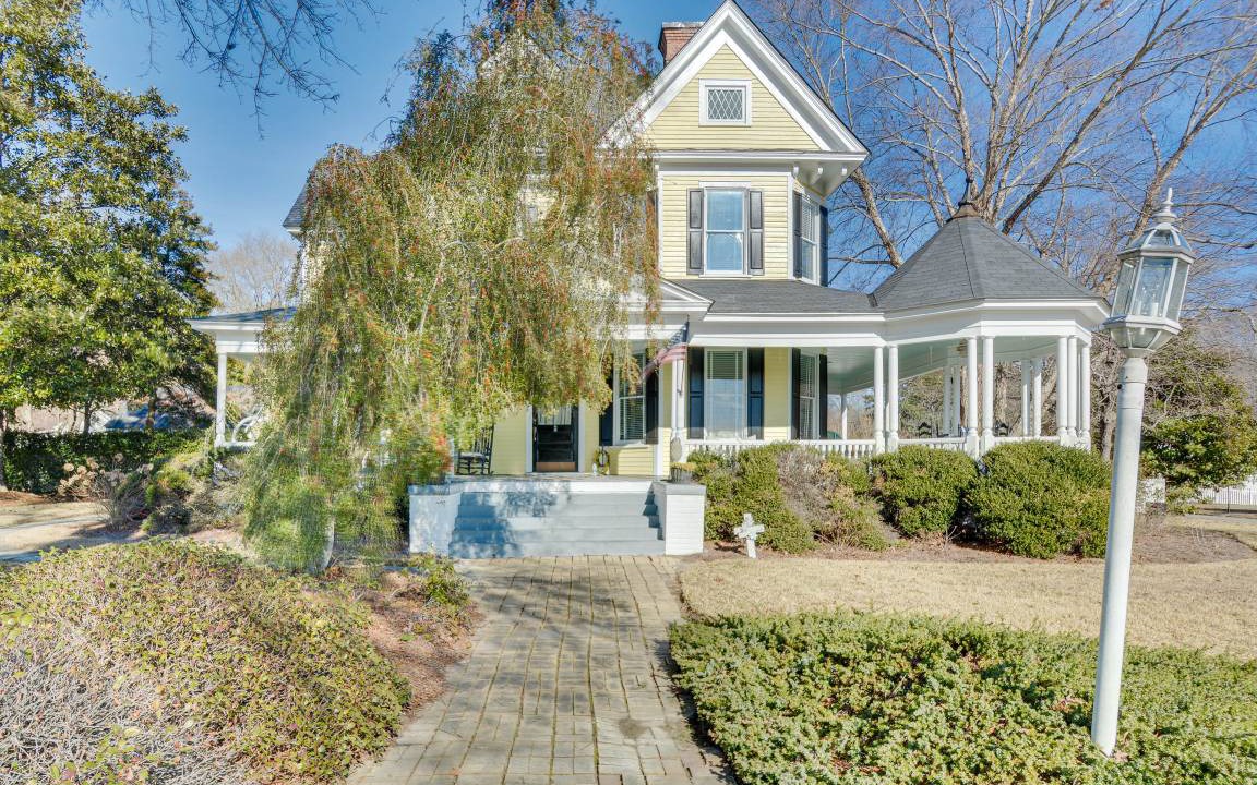 Spring Hope House | 362 m² House ∙ 4 bedrooms ∙ 10 guests