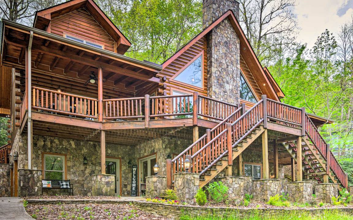 Burnsville House | 362 m² House ∙ 5 bedrooms ∙ 14 guests