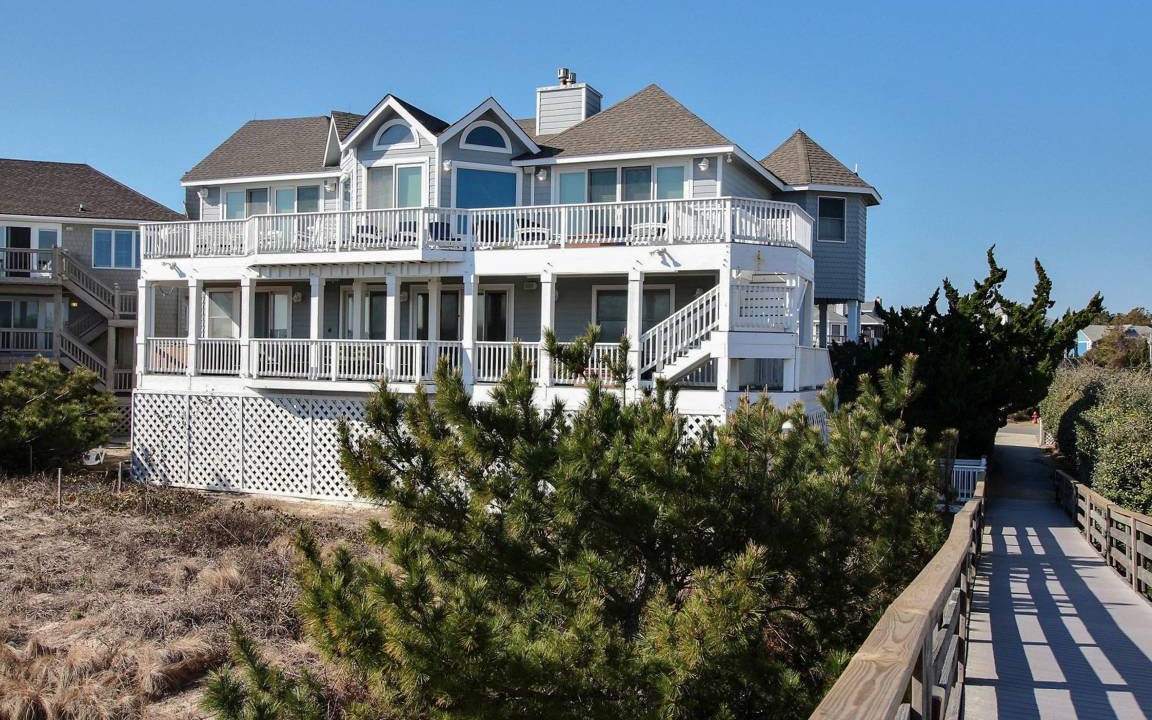Corolla Light House | 370 m² House ∙ 4 bedrooms ∙ 8 guests