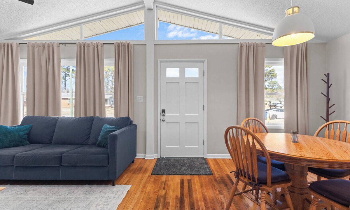 Jacksonville House | 3Bed 1.5 Bath 10 Min to Base
