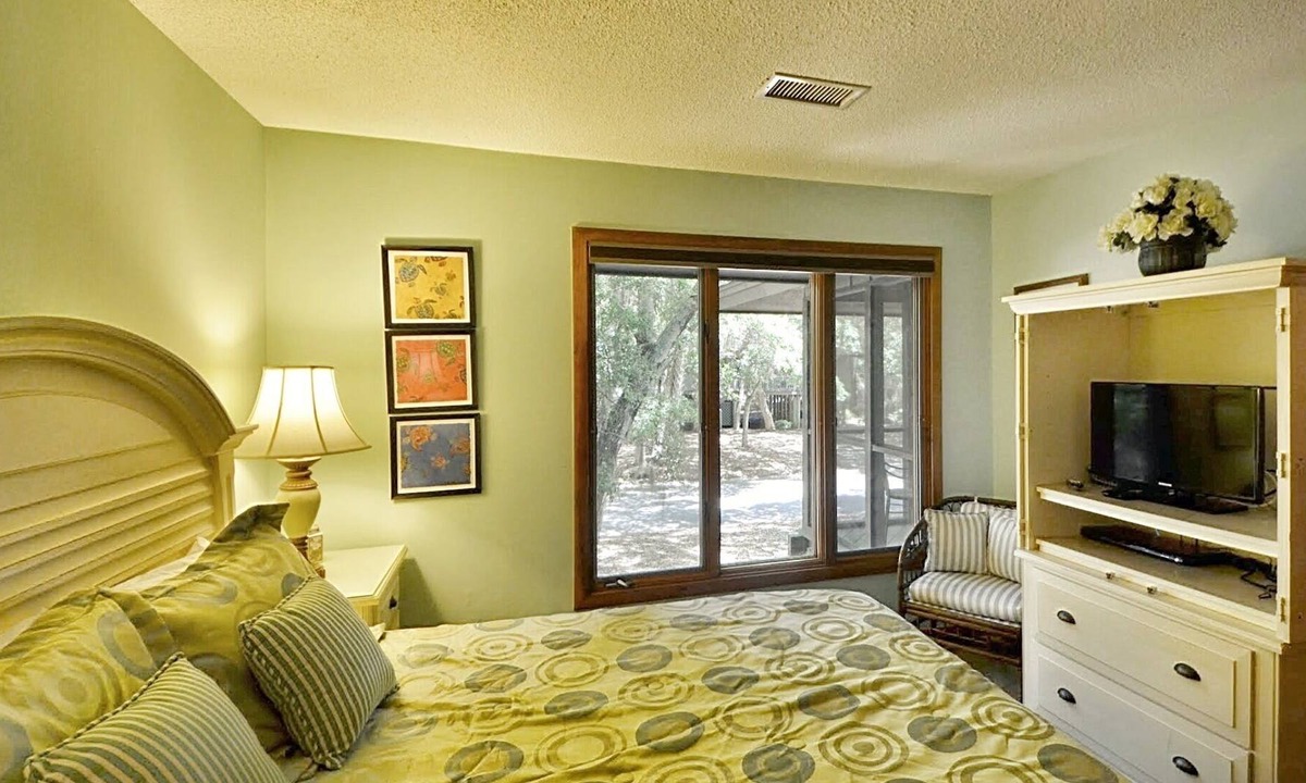Kiawah Island Cottage | 3BR/2BA COTTAGE SLEEPS 8 ACROSS THE STREET FROM BEACH