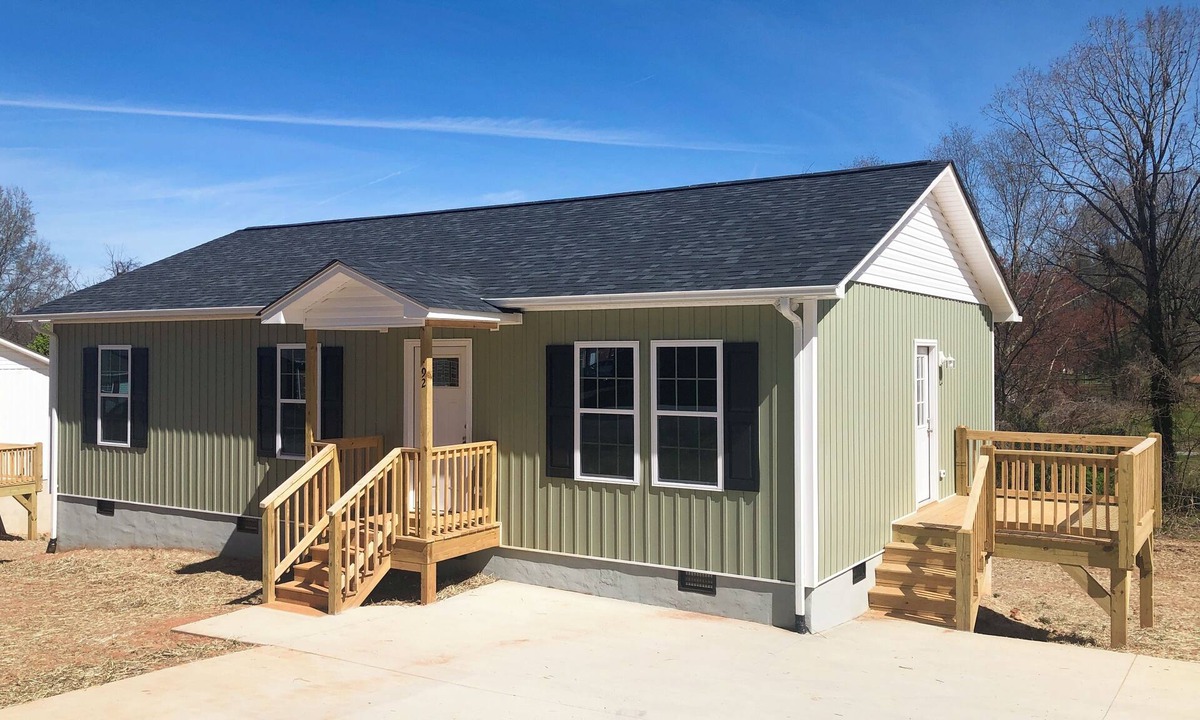 Long View House | 3BR/2BA Stylish & Comfortablen3 Queen Beds