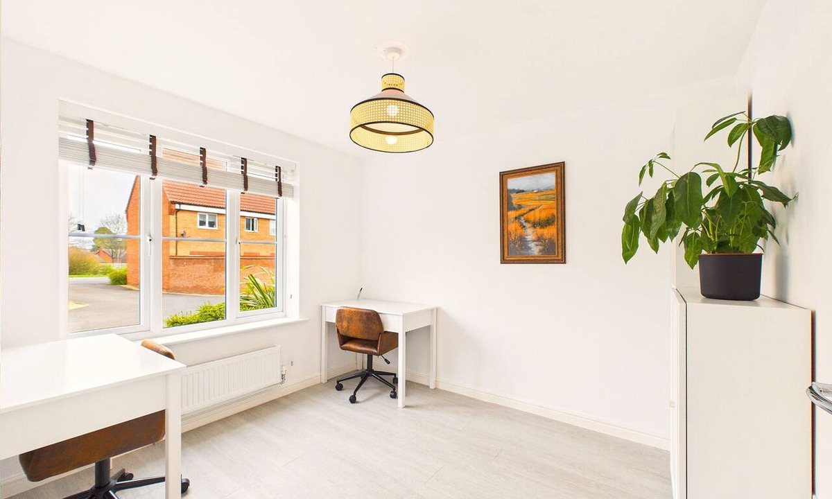 Edwalton House | 4 Bed Modern Spacious House | Parking x3 | EV Charger