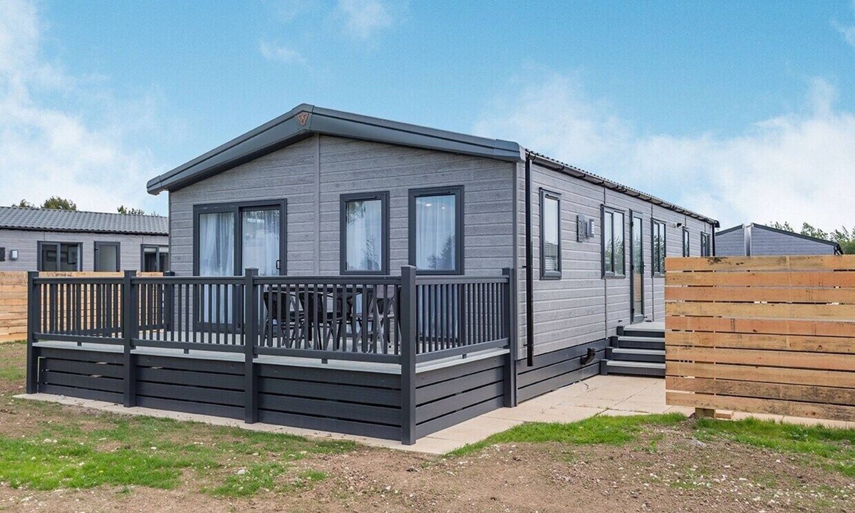 Addlethorpe Cabin | 4 bedroom accommodation in Addlethorpe
