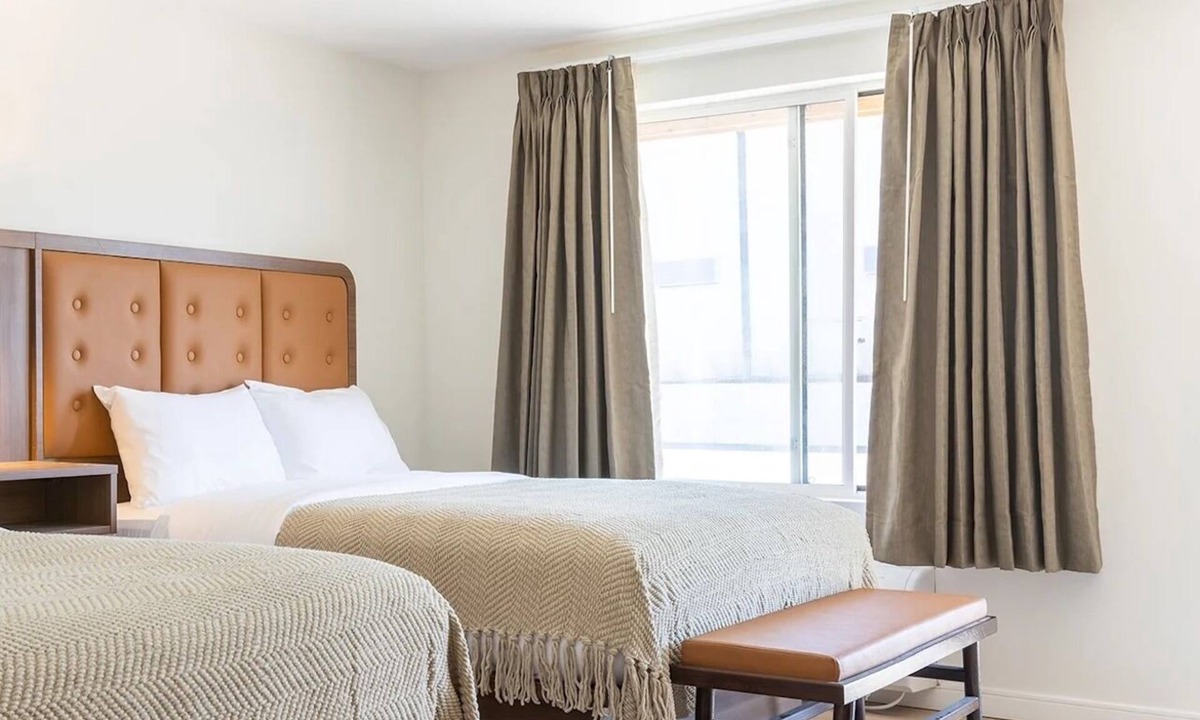 Talbot's Corner Hotel | 4 Modern Deluxe Rooms near Ryman Auditorium | Pool & Free Parking | Pet-Friendly