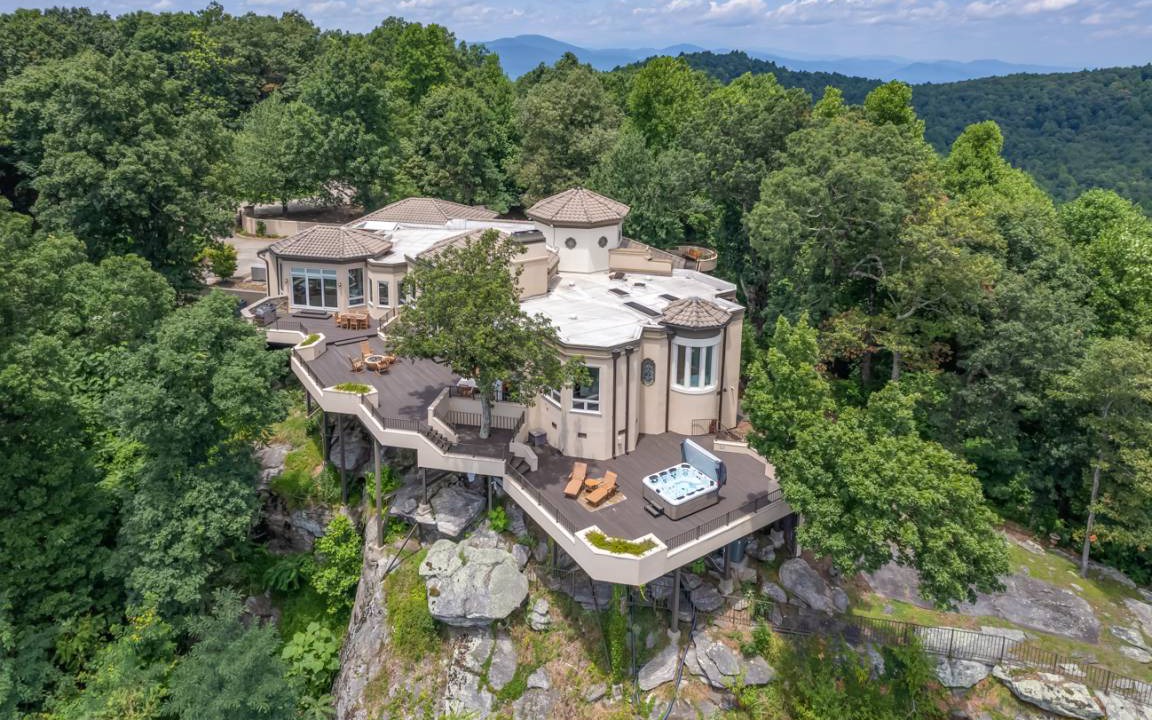 Lynn House | 427 m² House ∙ 4 bedrooms ∙ 8 guests