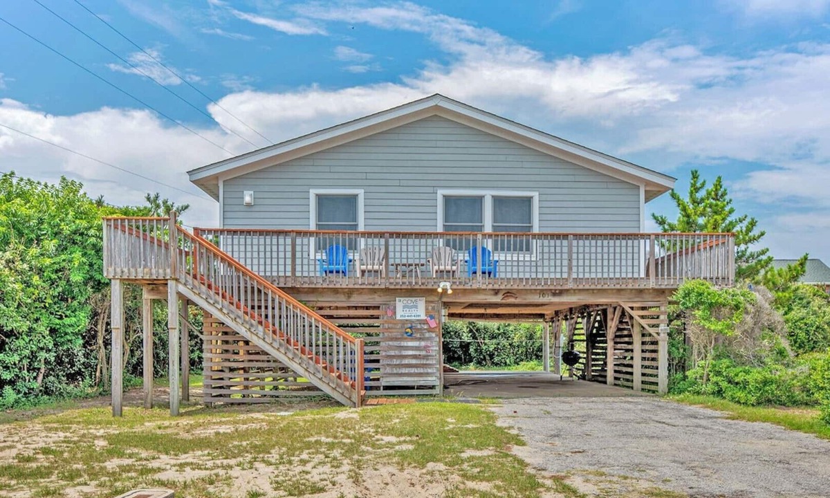 South Nags Head House | 427 - Newly Renovated Nags Head Ocean-Side Rental Just Steps to the Beach