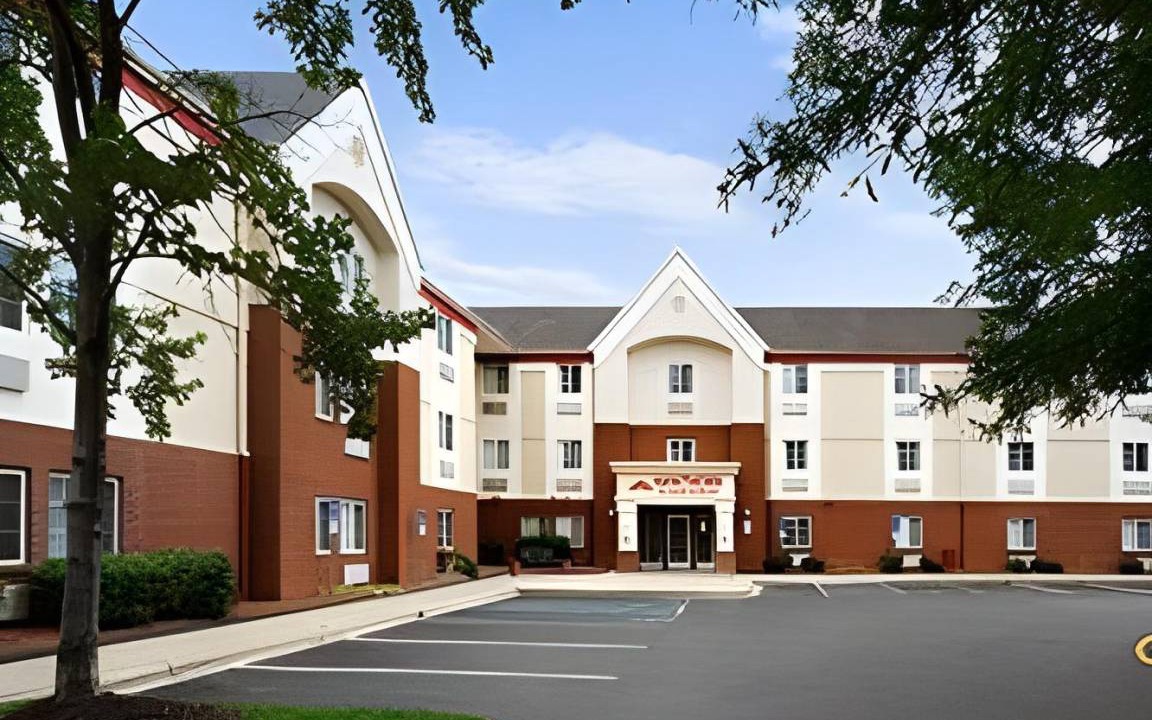 Southwest Raleigh Hotel | 45 m² Hotel ∙ 127 guests