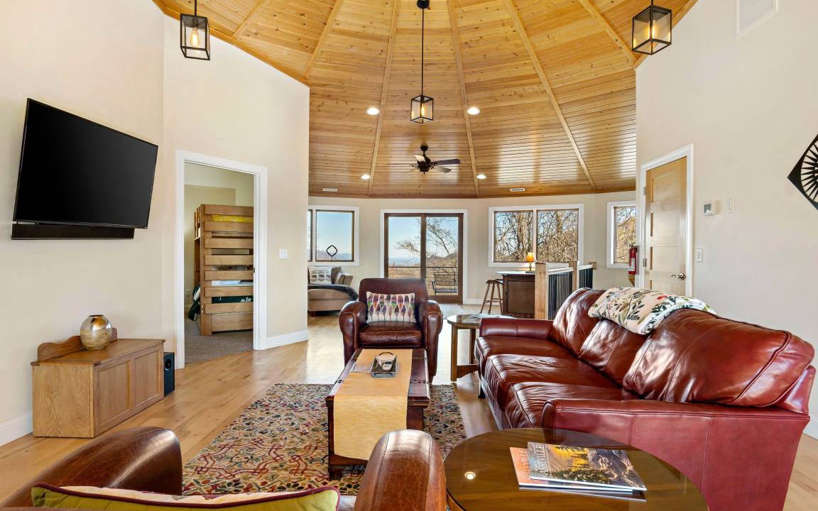 Black Mountain House | 465 m² House ∙ 5 bedrooms ∙ 10 guests