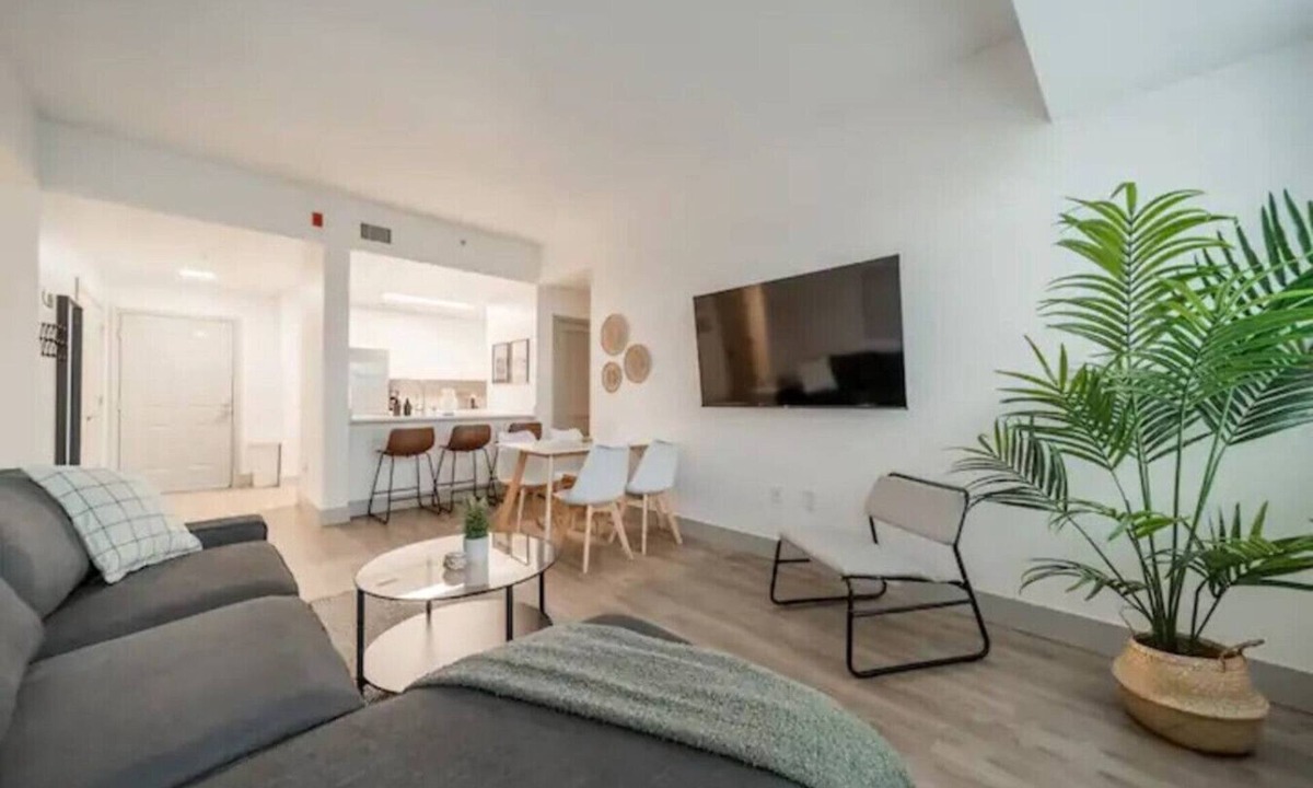 Charlotte Center City Apartment | 4Bed/2Bath - W/Wi-Fi +Fitness Centre +Truist Field