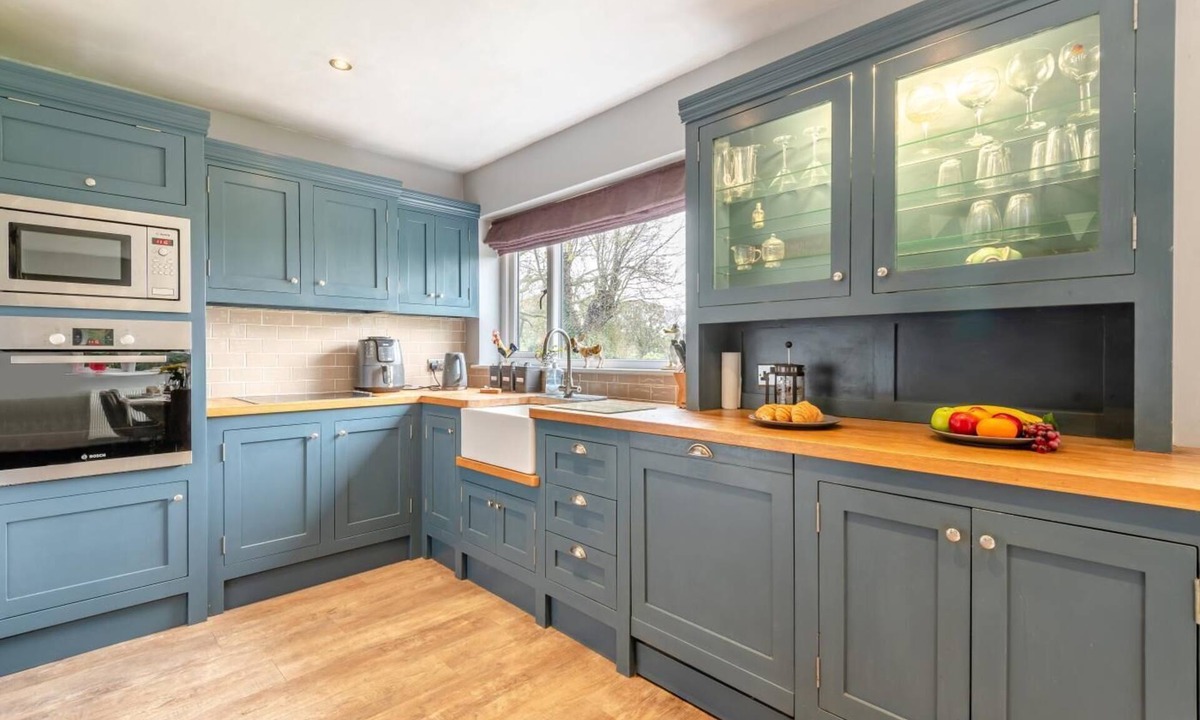 Louth Cottage | 5 Bed in Utterby (oc-t34067)