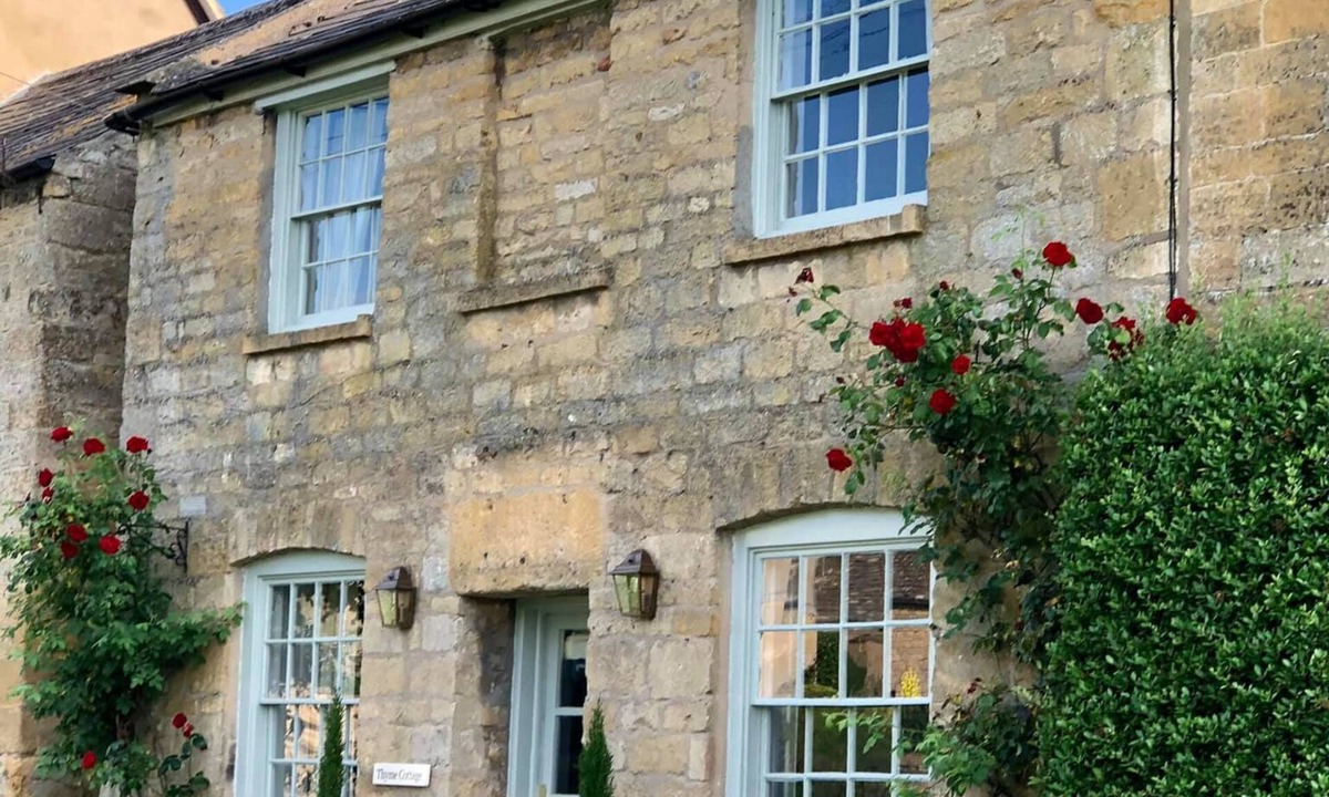 Willersey House | 5* LUXURIOUS & Spacious Cotswold Cottage. Garden,Pubs,Duck Pond. 5 Bed,3 Bath.