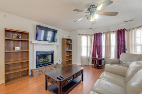 New Bern House | 5 Mi to Dtwn New Bern & Quiet Cove: Home w/Yard!