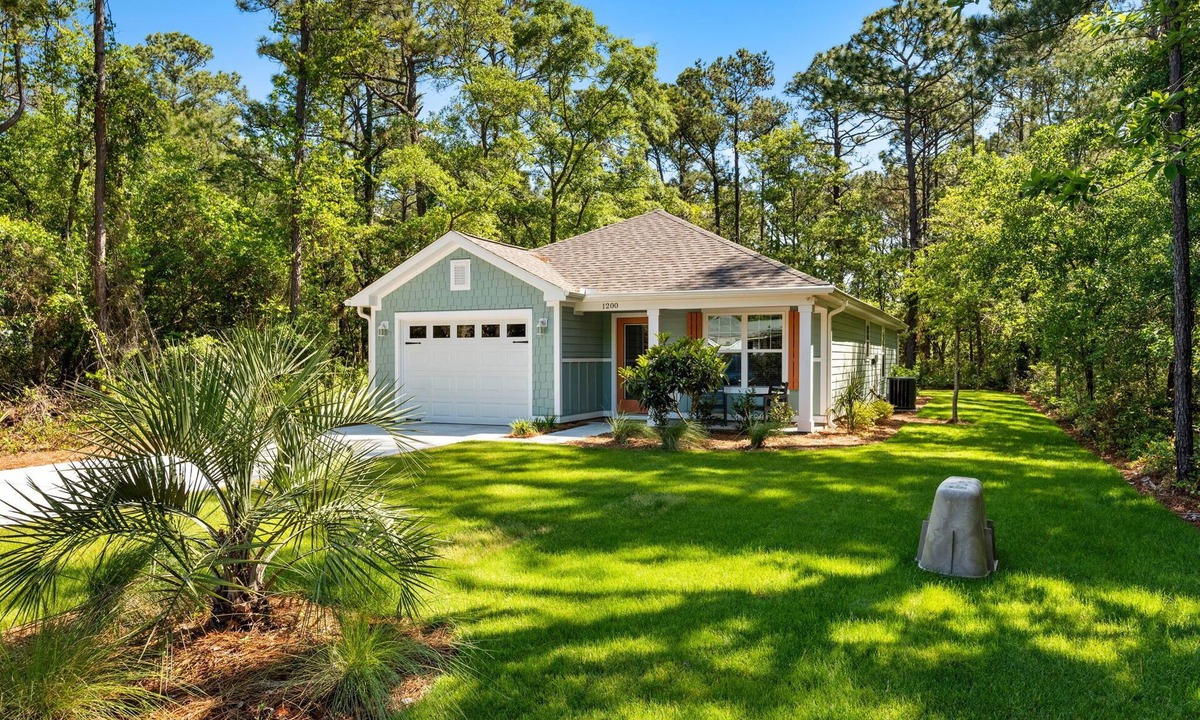 Southport House | 5 Star New Construction - 3BR 2BA - Walk or Bike 1 Mile to Southport Waterfront