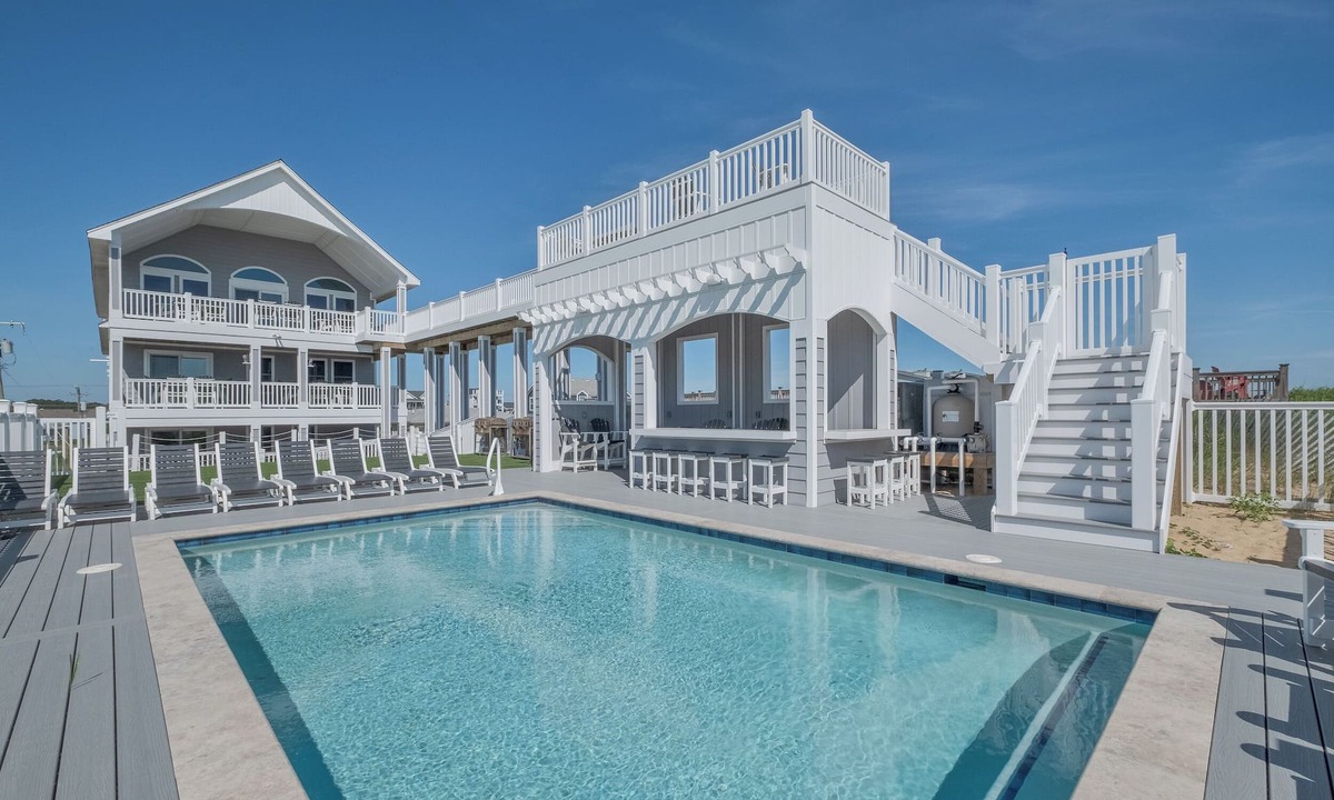 Kill Devil Hills House | 5373 - Wench's Pad 4, a stunning 20-bed oceanfront retreat in Kill Devil Hills