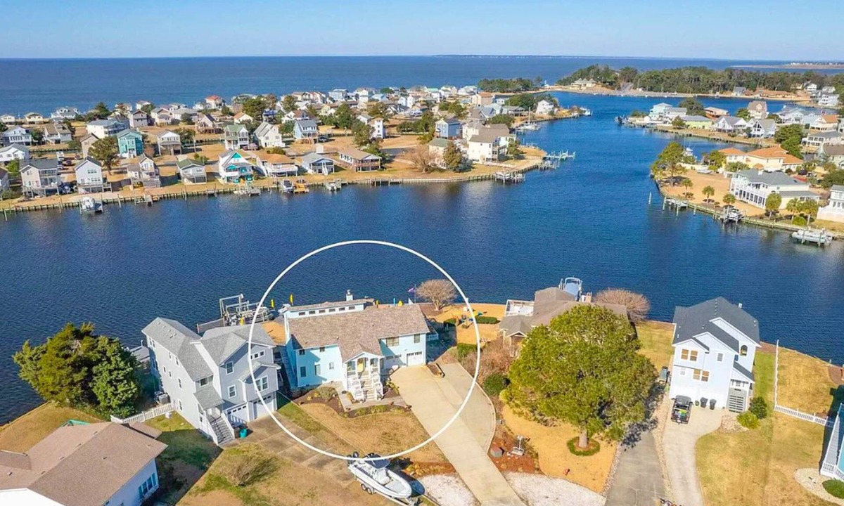 Colington Harbour House | 5527 Blue Skies and Tailwinds * Canalfront
