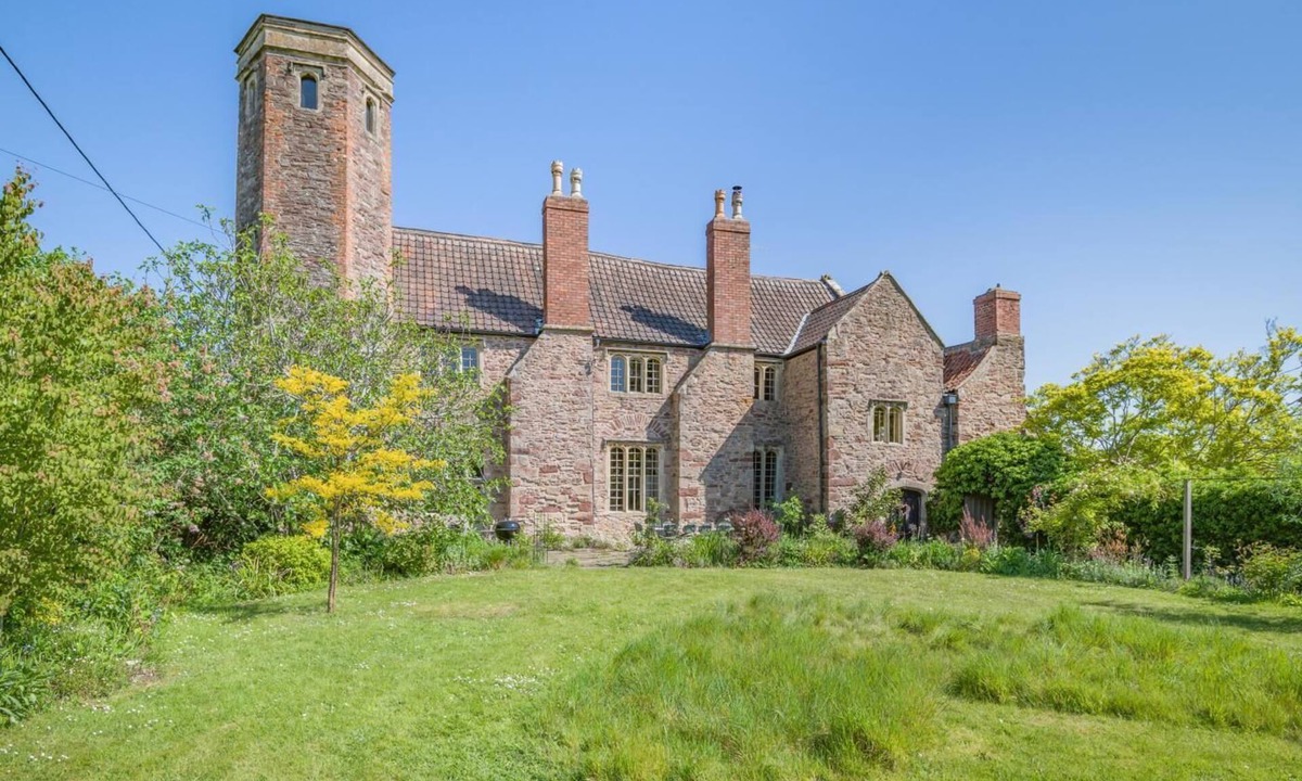 Portishead Cottage | 6 Bed in Portishead (oc-m32094)