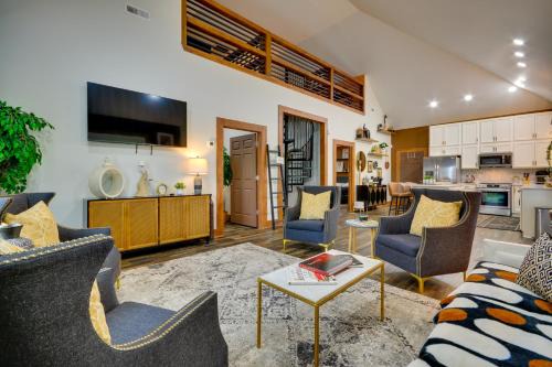 Greensboro House | 6 Mi to Wet 'n Wild! Family Escape w/Yard & Deck