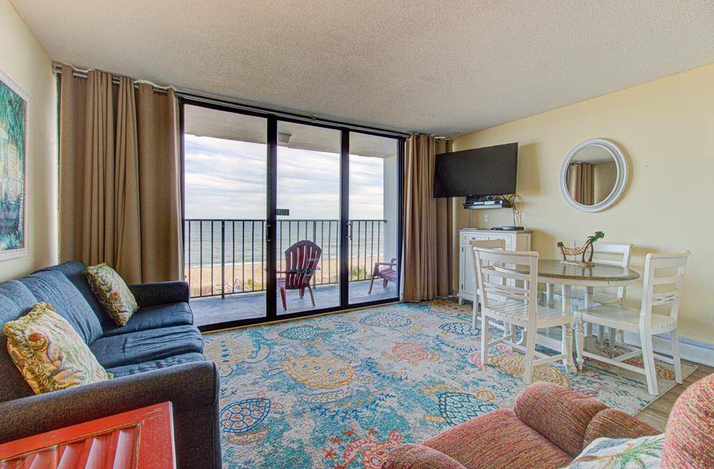Wilmington Beach Condo | 61 m² Condo ∙ 1 bedroom ∙ 6 guests
