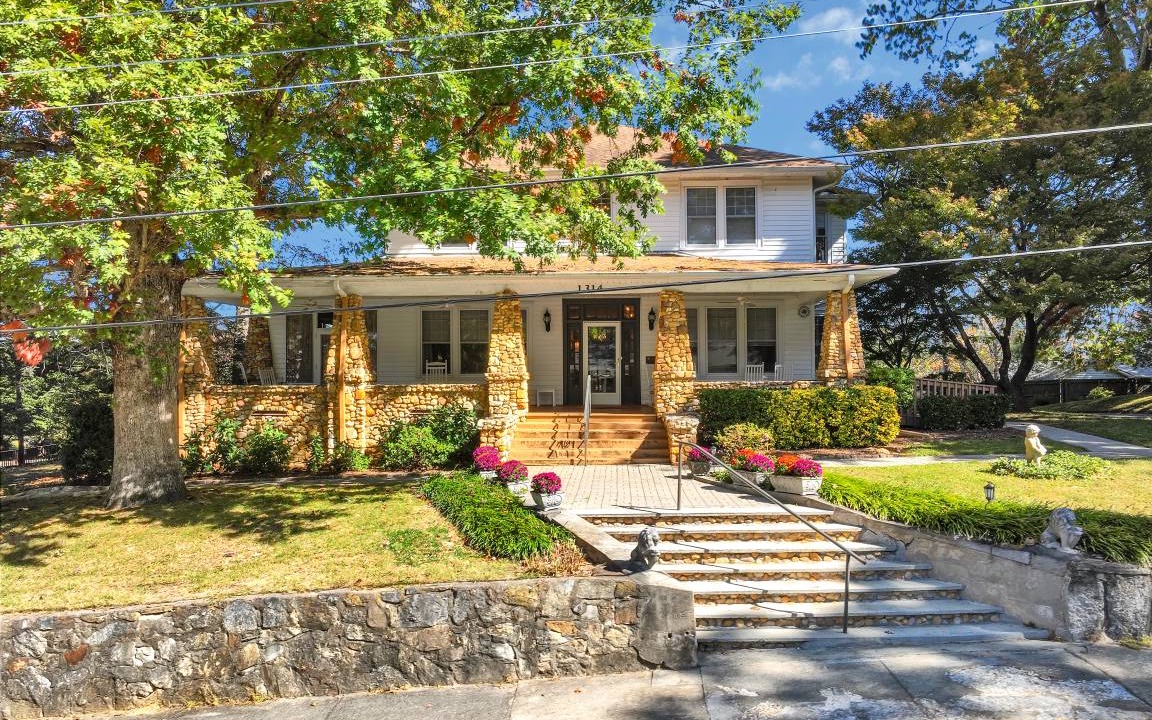 Hyman Heights Historic District House | 623 m² House ∙ 10 bedrooms ∙ 24 guests
