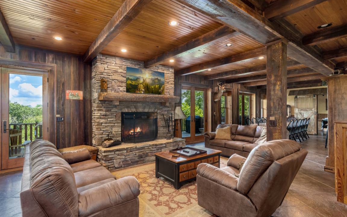 Blowing Rock Cabin | 679 m² Cabin ∙ 3 bedrooms ∙ 29 guests