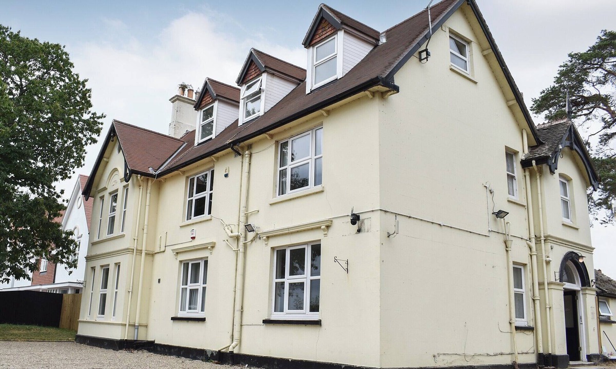 Wareham Cottage | 7 bedroom accommodation in Wareham